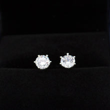 Jewdii Studs silver earring with  CZ Stone