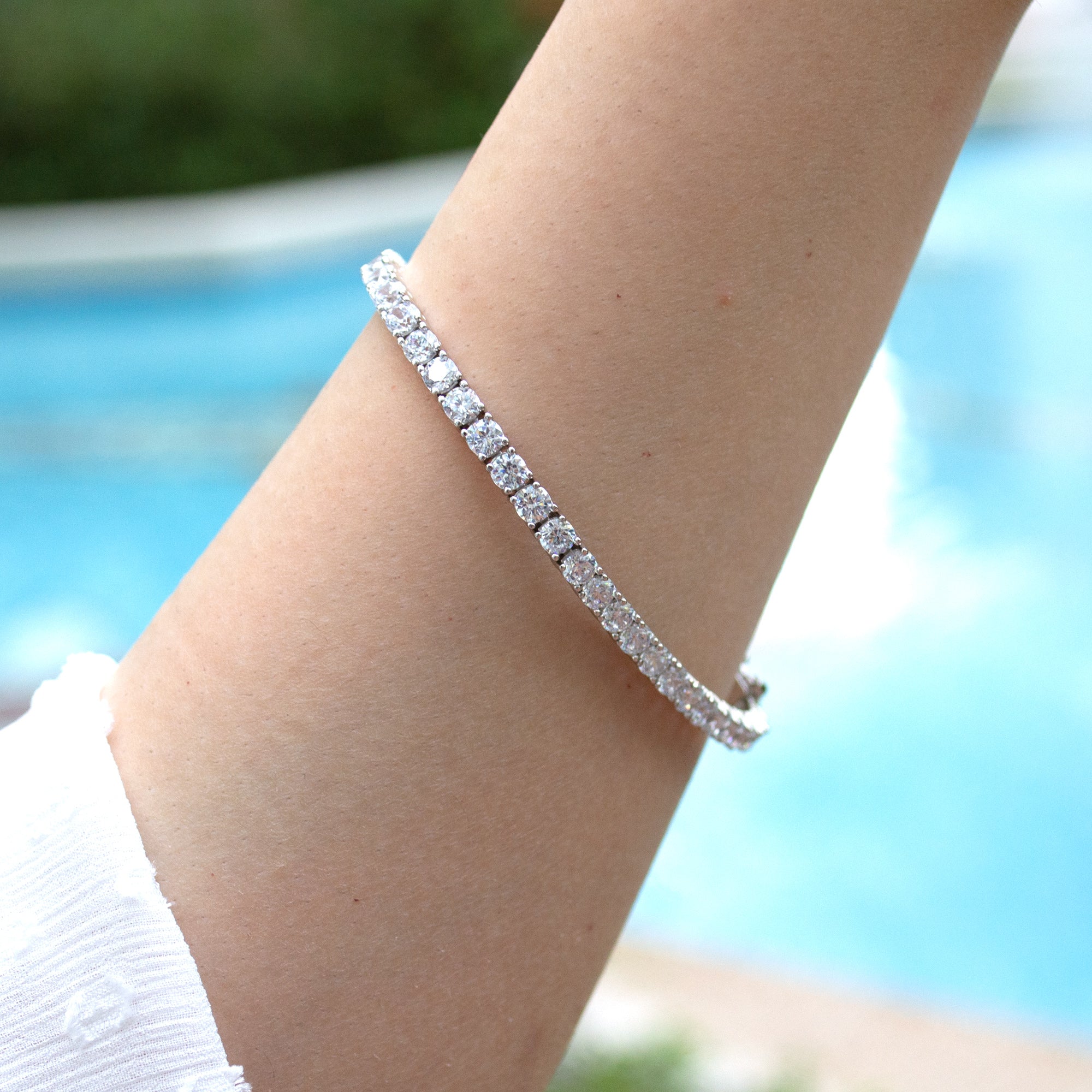 Jewdii 925 Sterling Silver Luxury Tennis Bracelet with Cubic Zirconia